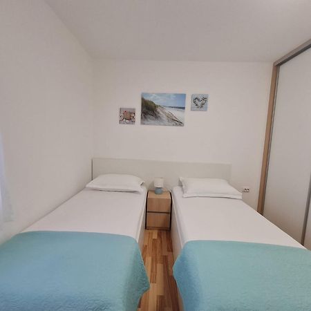 Apartman "Flower Garden" Razanac Exterior photo