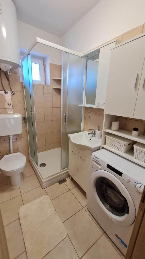 Apartman "Flower Garden" Razanac Exterior photo